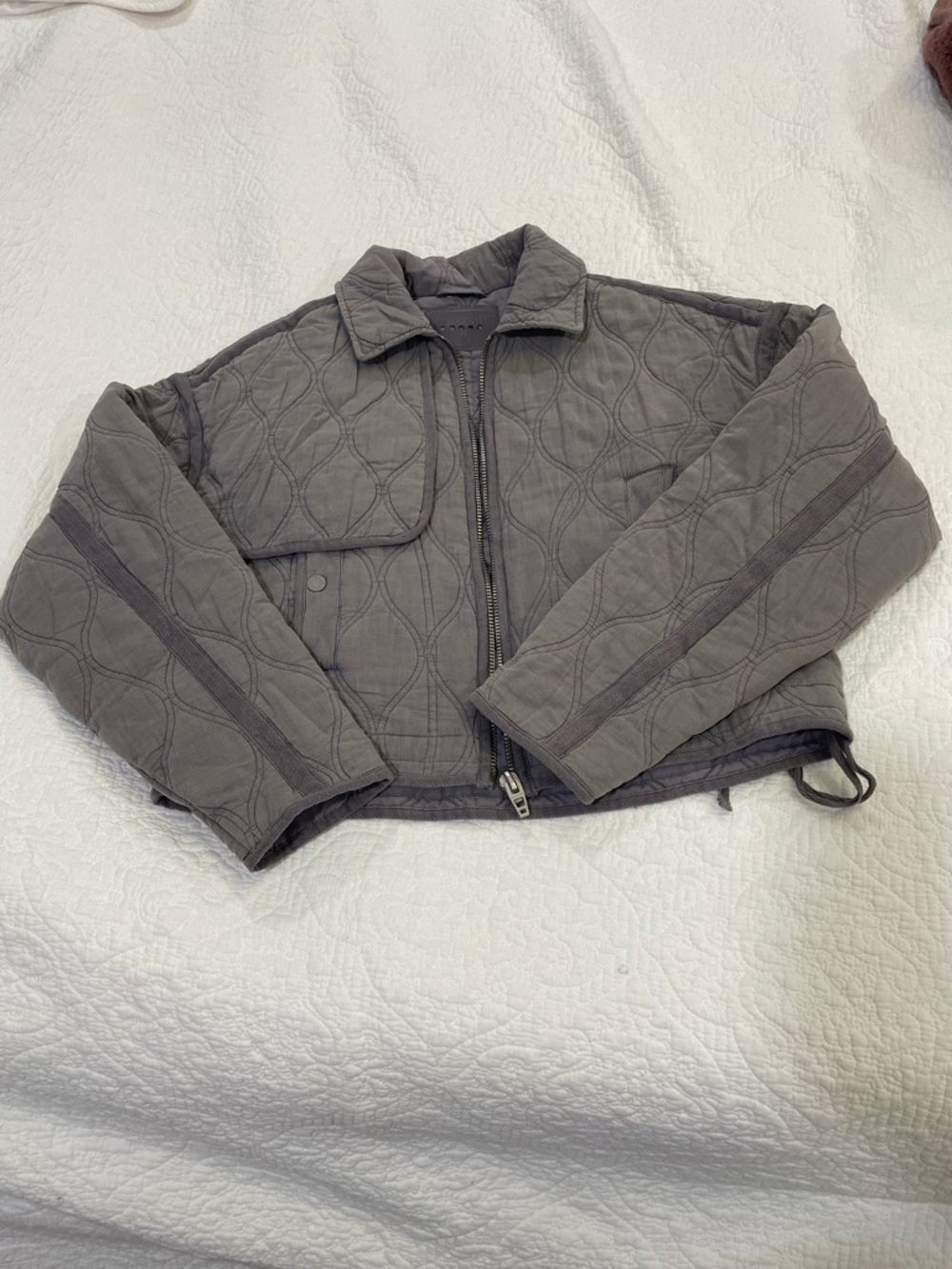 Blank NYC Quilted Cropped Jacket in Light Gray